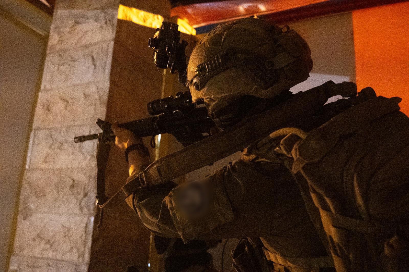 杜夫德万部队与亚哈拉姆部队昨夜在撒玛利亚旅辖区乌里夫村附近展开联合行动，旨在挫败恐怖活动并搜查武器。 ...