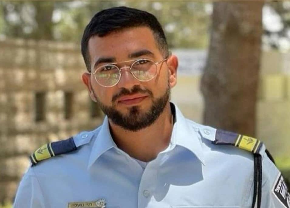 内塔尼亚胡与仍被加沙扣押的唯一一名以色列人质、已故少将兰·盖利的家人通话，向他们通报营救进展，并强调 ...