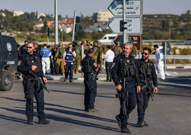 犹太和撒玛利亚定居点在地理与安全上构成关键防护带，可将潜在威胁与以色列人口密集核心区（但区、沙龙、耶 ...