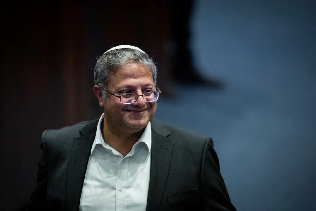 安全部长本-格维尔用波斯语向伊朗人民发表声明：“人民理应生活在自由之中，摆脱杀人独裁者哈梅内伊的统治  ...