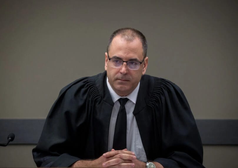 贝尔谢巴地区法院院长本尼·萨吉法官周一晚在6号高速公路骑行摩托车时遭遇车祸身亡。萨吉是司法系统中一位  ...