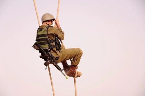 以色列国防军宣布成立第38步兵师，首次将所有地面部队训练旅和训练学校统一纳入一个司令部指挥。 ... ...