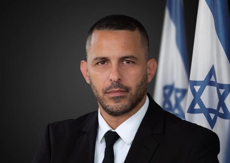 内塔尼亚胡任命资深律师卡隆为公务员事务副专员，随后总检察长巴哈尔-米亚拉对其展开纪律调查，引发了关于  ...