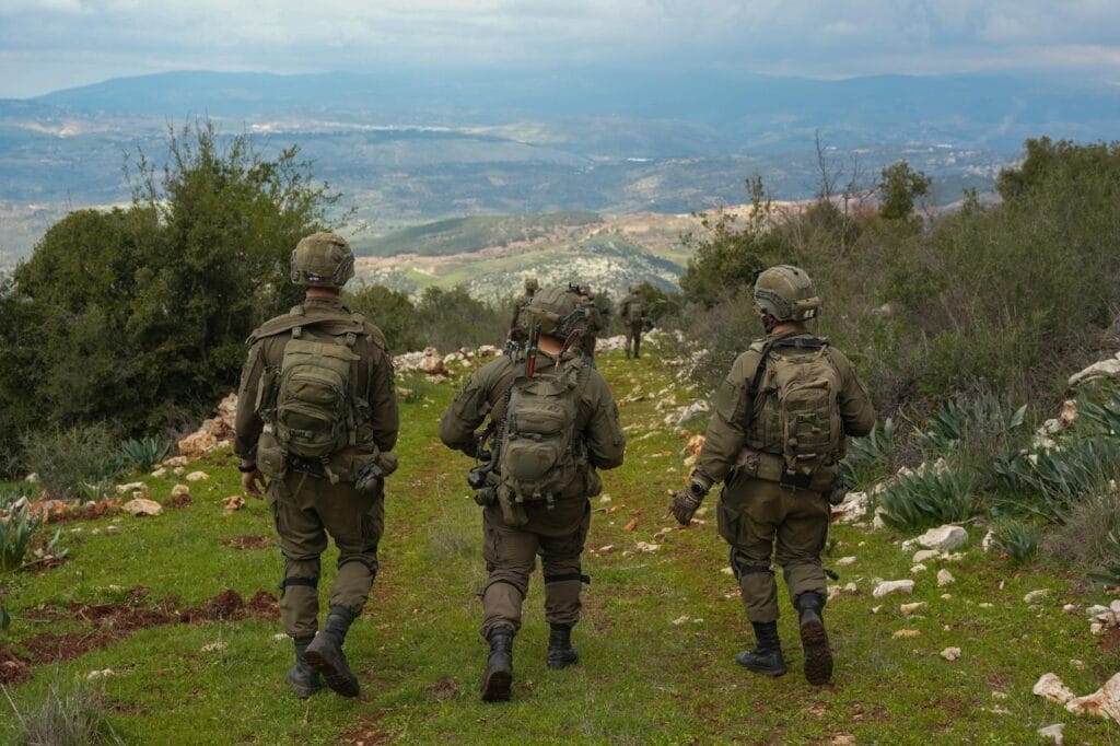 以色列国防军北方司令部总结过去一周在黎巴嫩的行动，共打击 600 多个目标，击毙约 200 名恐怖分子。其中包 ...