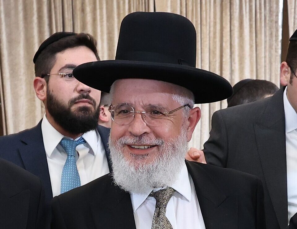 在特拉维夫市的拉比选举中，沙斯党候选人泽巴迪亚·科恩以37票胜出，结束了该市长达八年的精神领袖空缺。此 ...